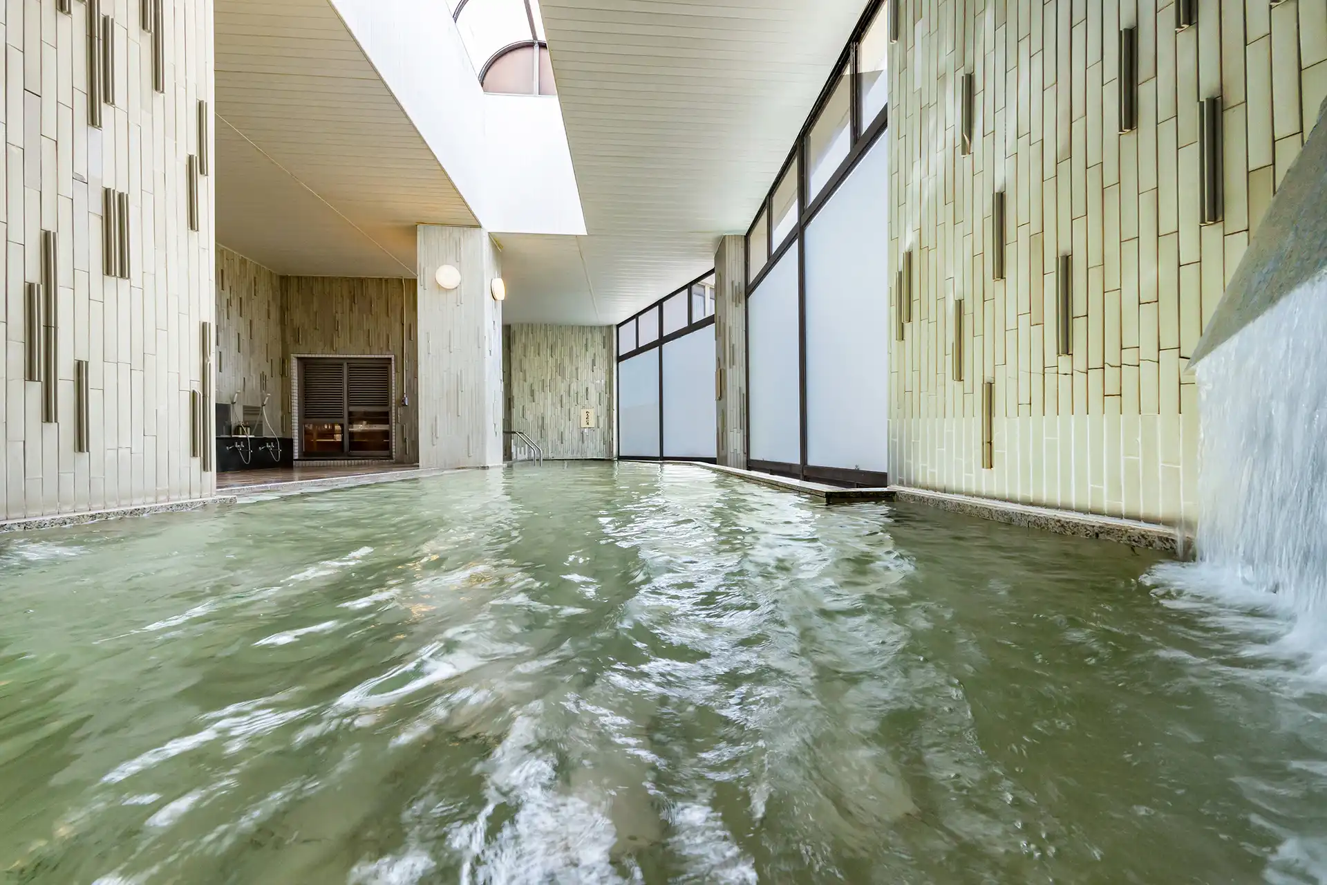 中央館6階 大浴場「湯の岳」