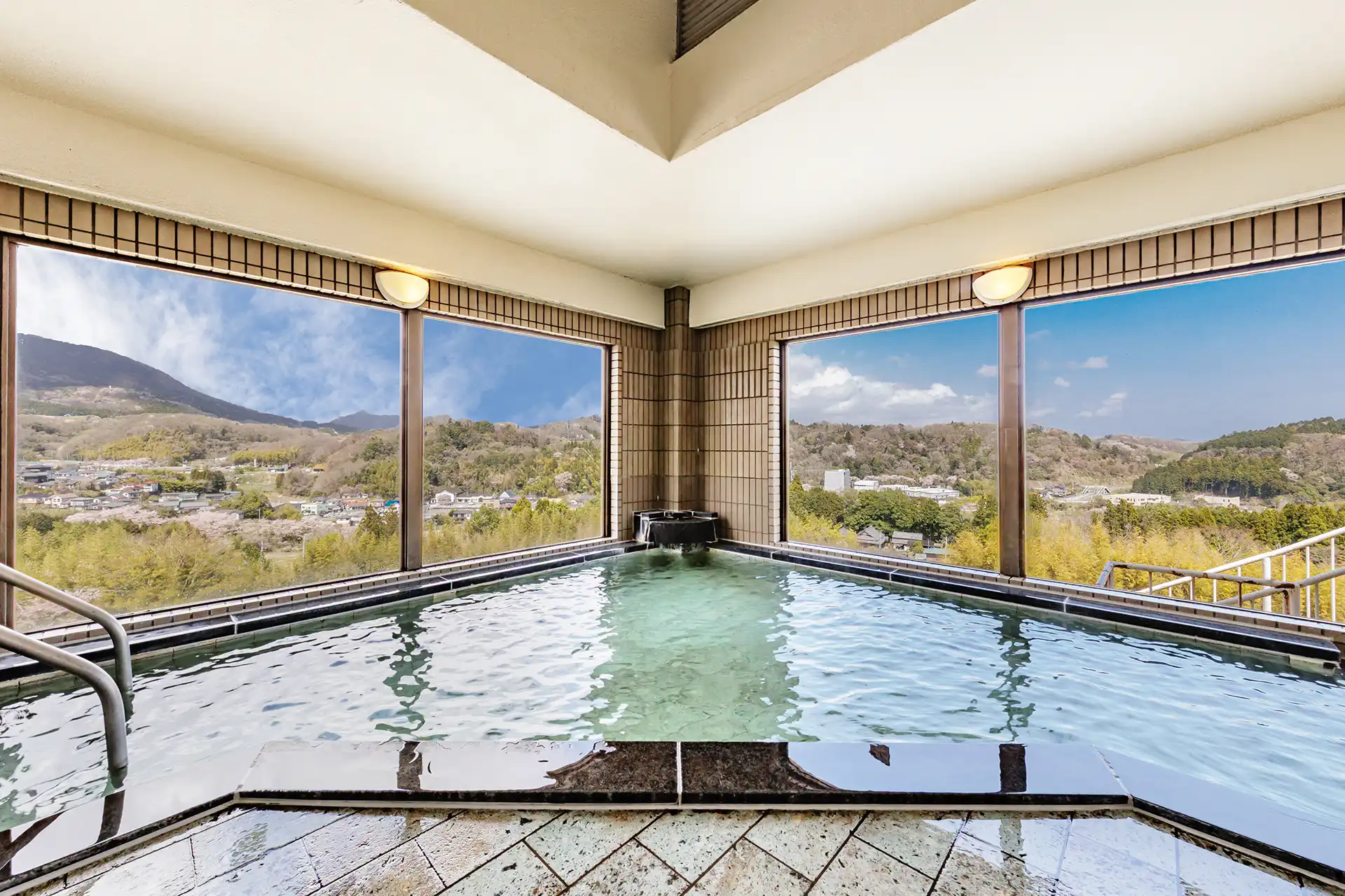 東2号館7階 大浴場