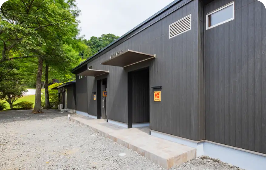 トイレ・シャワー棟