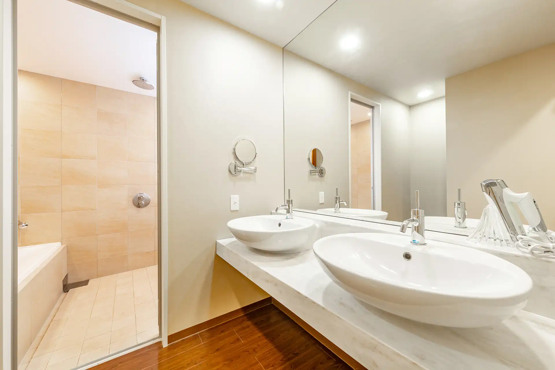 ジュニアスイート