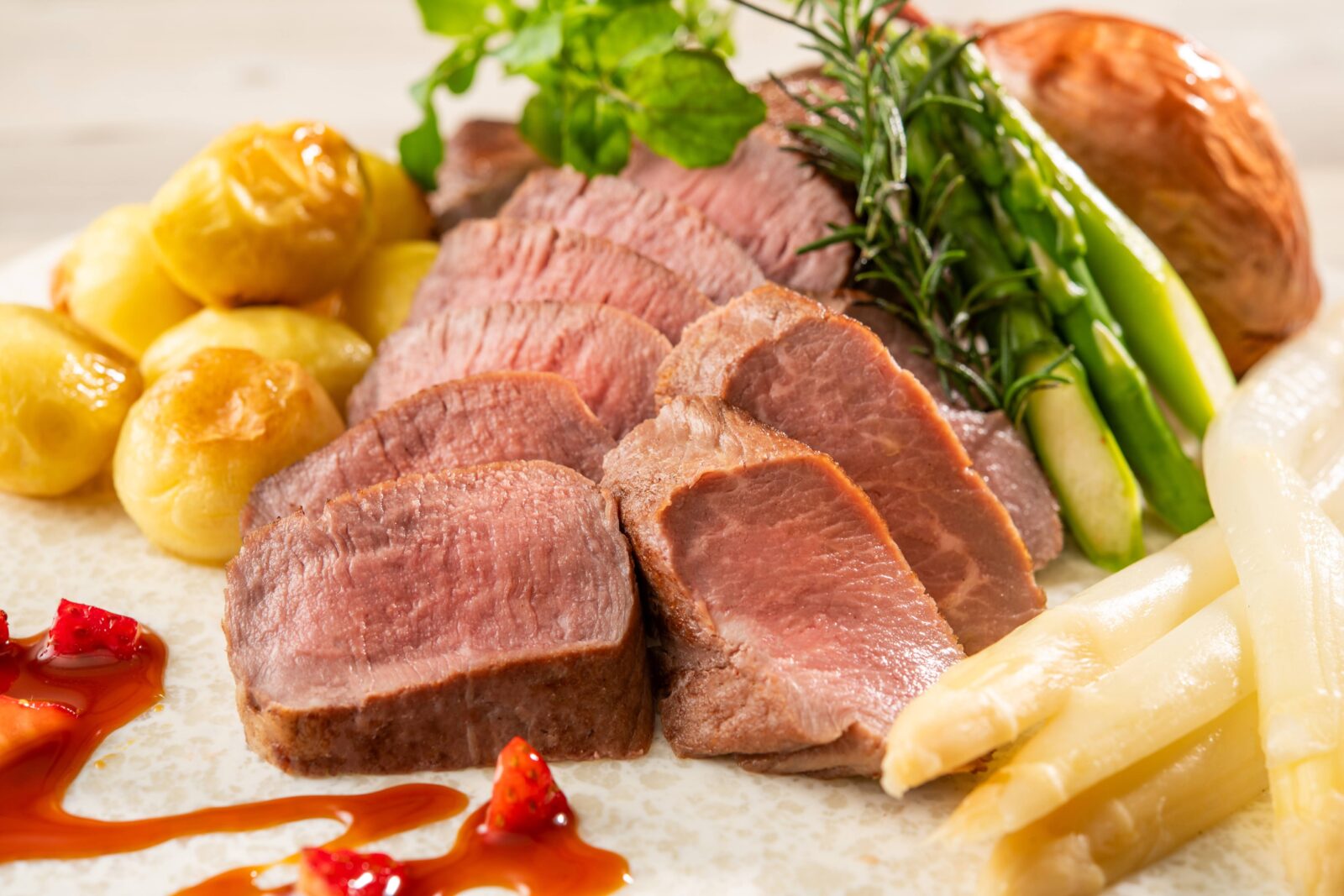 ローストラム 苺のソース