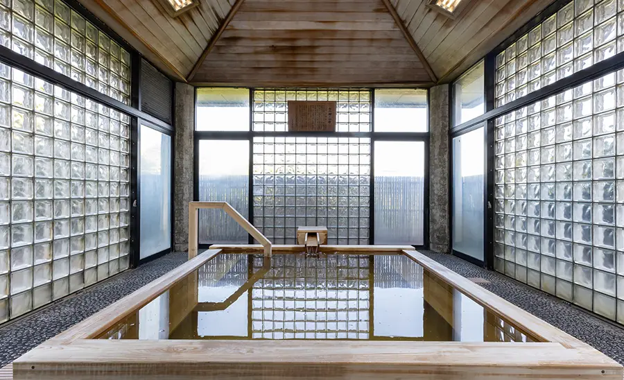 大浴場パレス・ひのき風呂