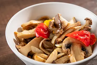 いわき産エリンギと茸のバターソテー